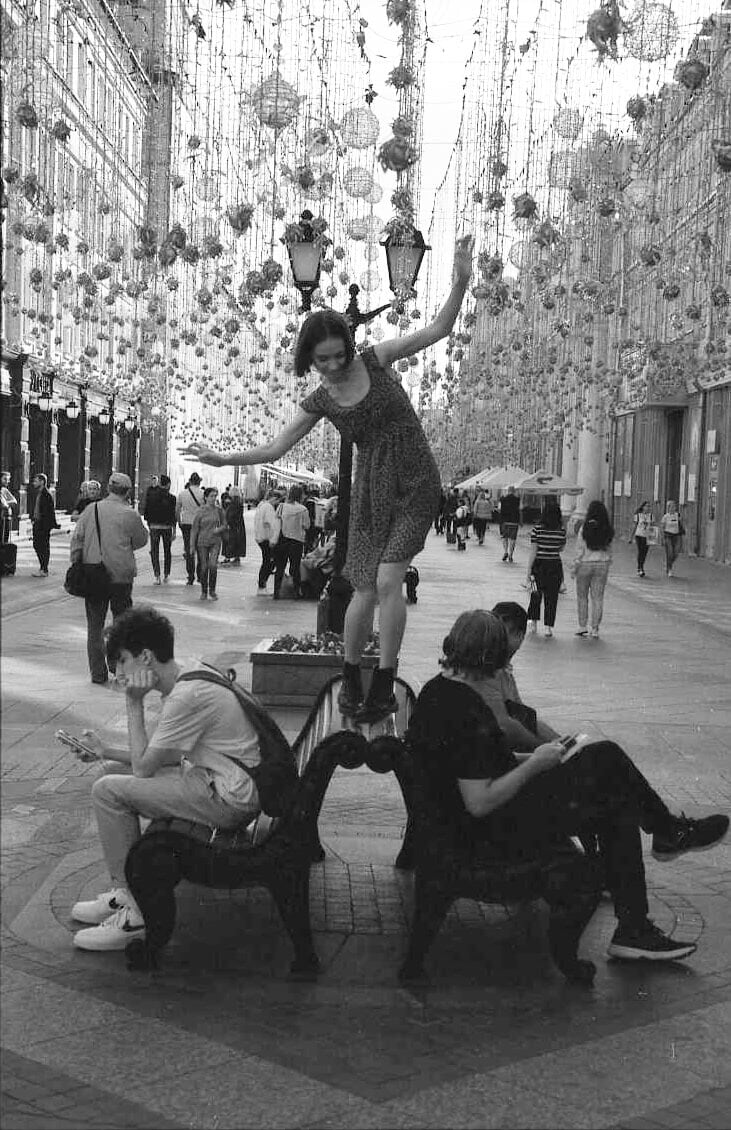 По гребню - Borisov Sergei - Po grebnyu - 2020 - 60x44cm - gelatin silver print.jpg